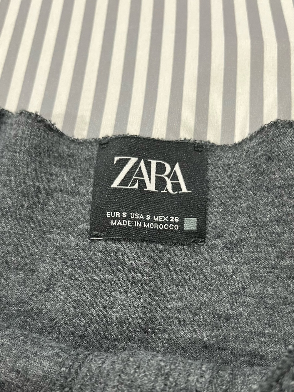 Zara Cropped Button-Front Knit Cardigan in Charcoal Grey - Picture 3 of 10